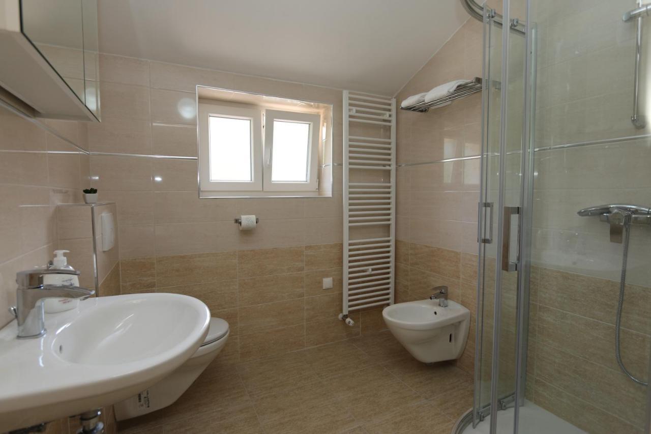 Apartments Sucic Iva I Tea โซลิเน ภายนอก รูปภาพ